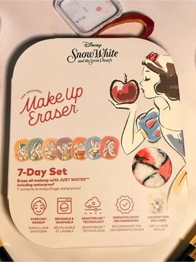 The Original Make up Eraser Disney Snow White and the Seven Dwarfs 7-Day Set New
